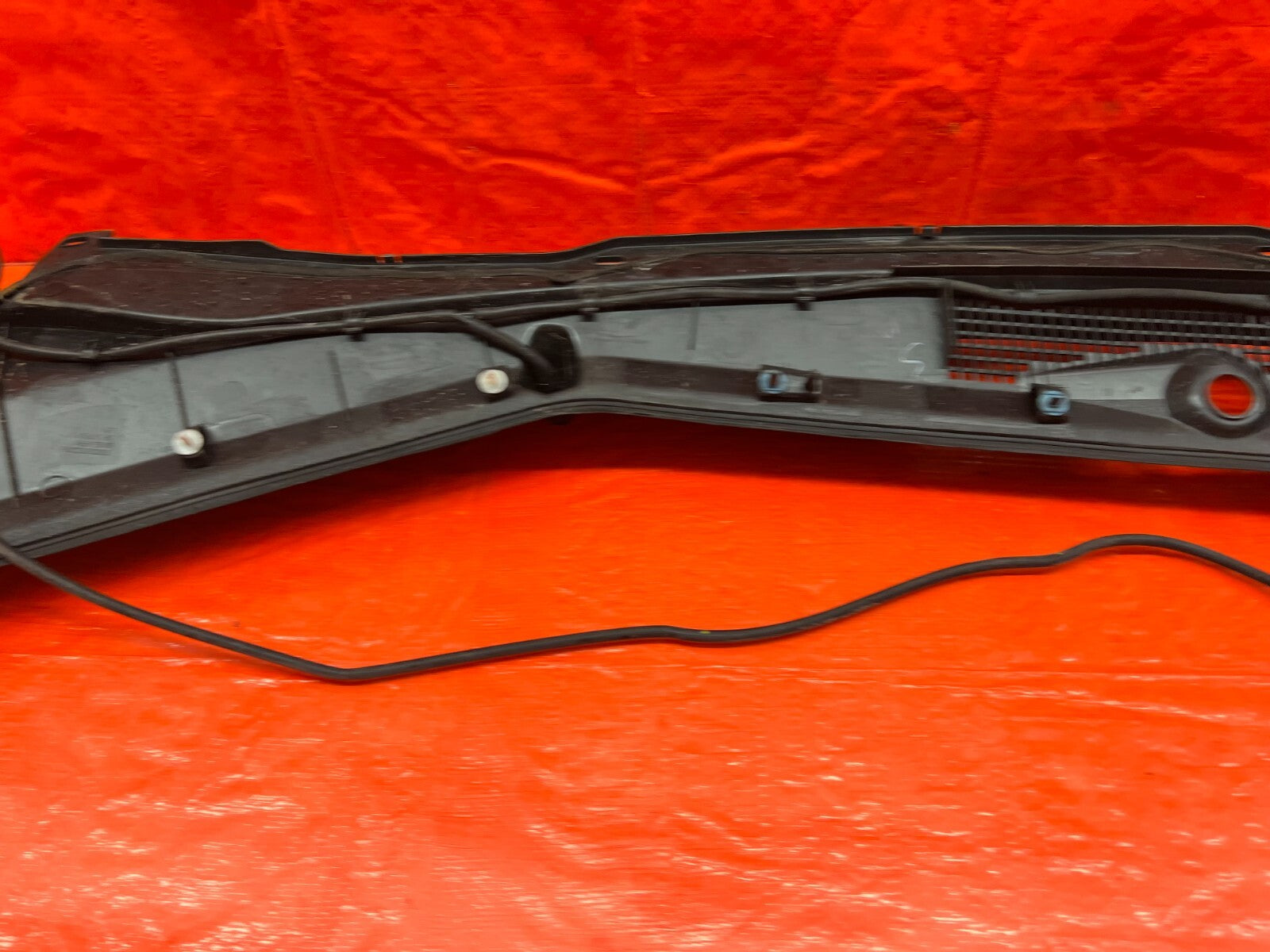 09 14 ACURA TSX   WINDSHIELD WIPER COWL TRIM PLASTIC BEZEL   OEM FACTORY #16813