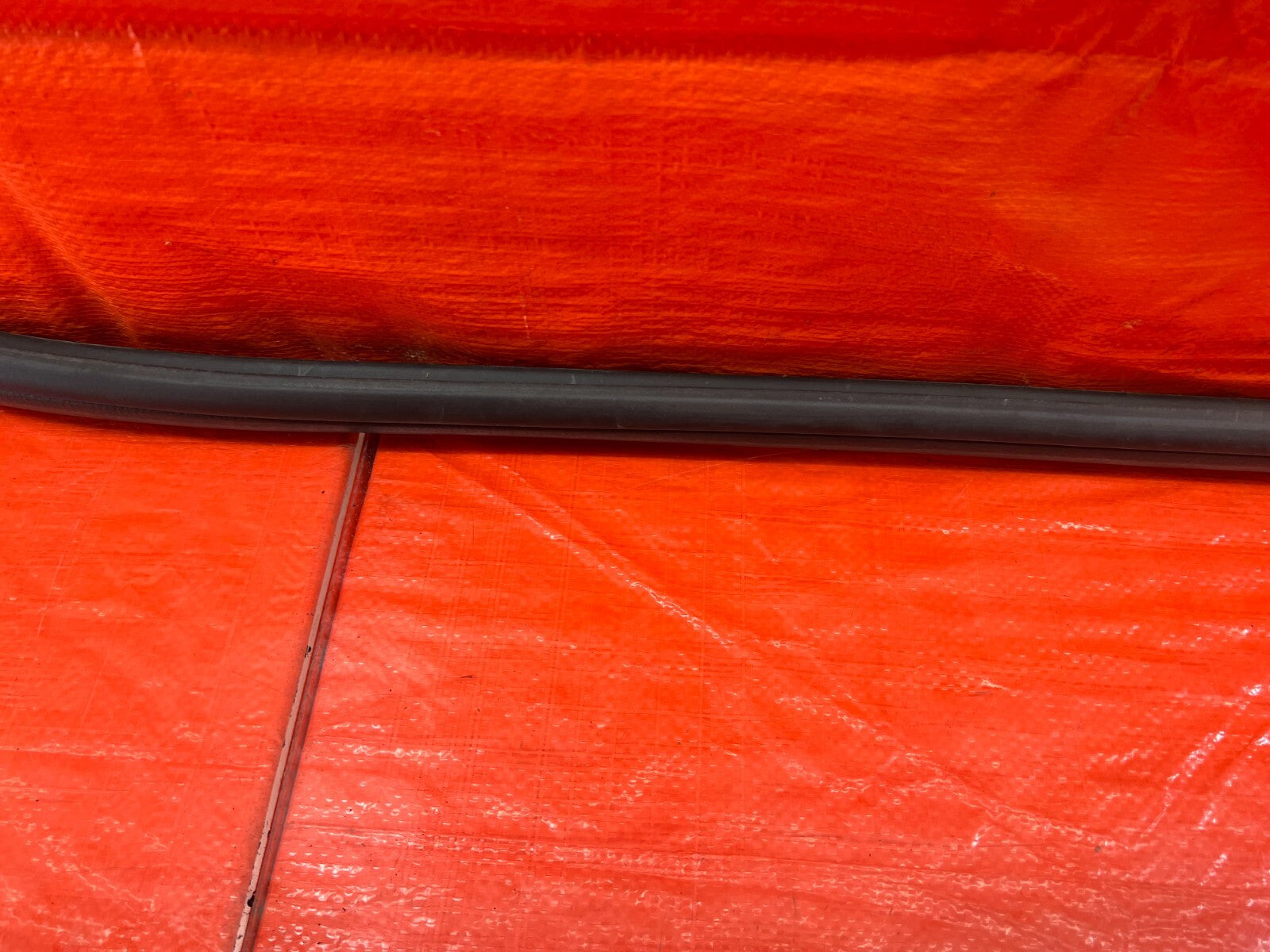 04 08 ACURA TSX   RIGHT REAR   DOOR TO CHASSIS WEATHER STRIP OPEN TRIM OEM #2096