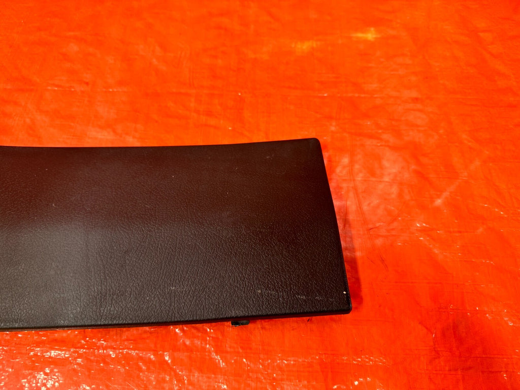 88 91 HONDA CRX DX HF   PASSENGER RIGHT TAIL LIGHT LAMP COVER TRIM   OEM #2771
