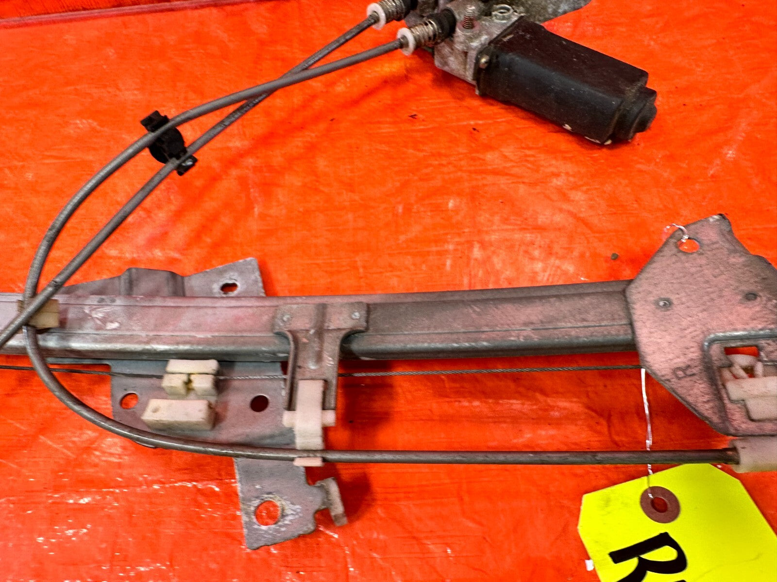 90 97 MAZDA MX 5 MIATA   PASSENGER RIGHT WINDOW REGULATOR   OEM FACTORY #2677