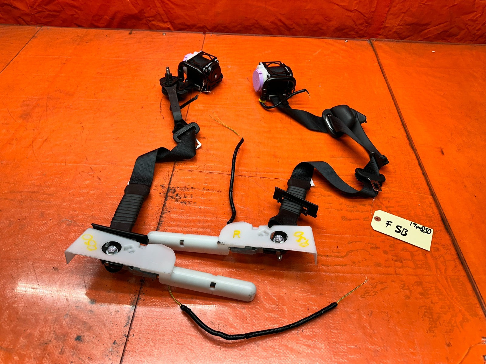 16 23 INFINITI Q60 2D FRONT LEFT RIGHT SEAT BELT RETRACTOR SET OEM0