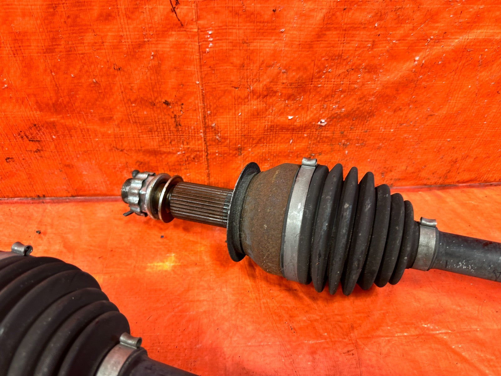 08 15 INFINITI G37 & Q60   LEFT & RIGHT   MANUAL STICK SHIFT AXLES   OEM #3104