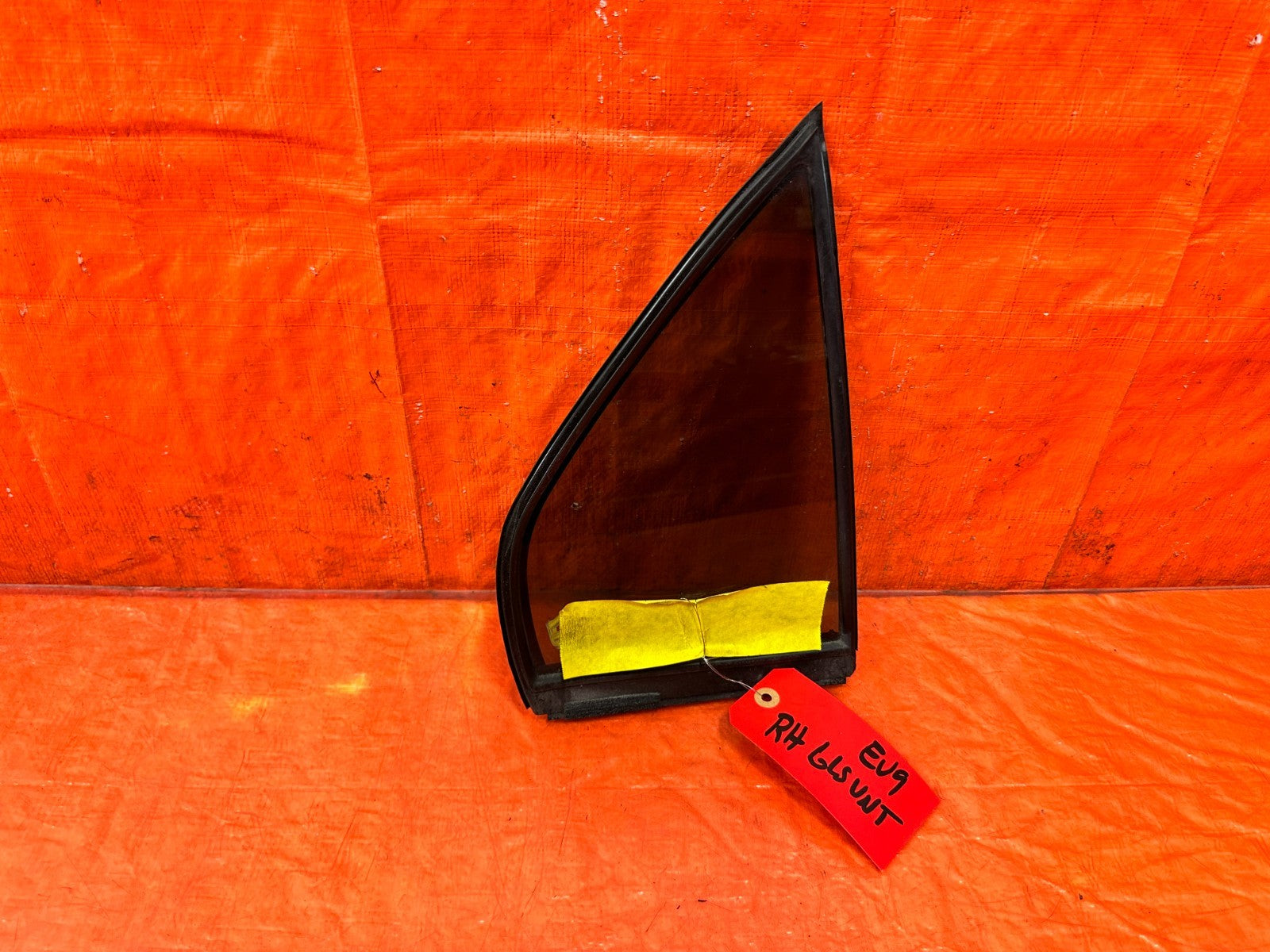 03 05 LANCER EVOLUTION EVO VIII IX 8 9   PASSENGER RIGHT REAR   DOOR VENT GLASS0