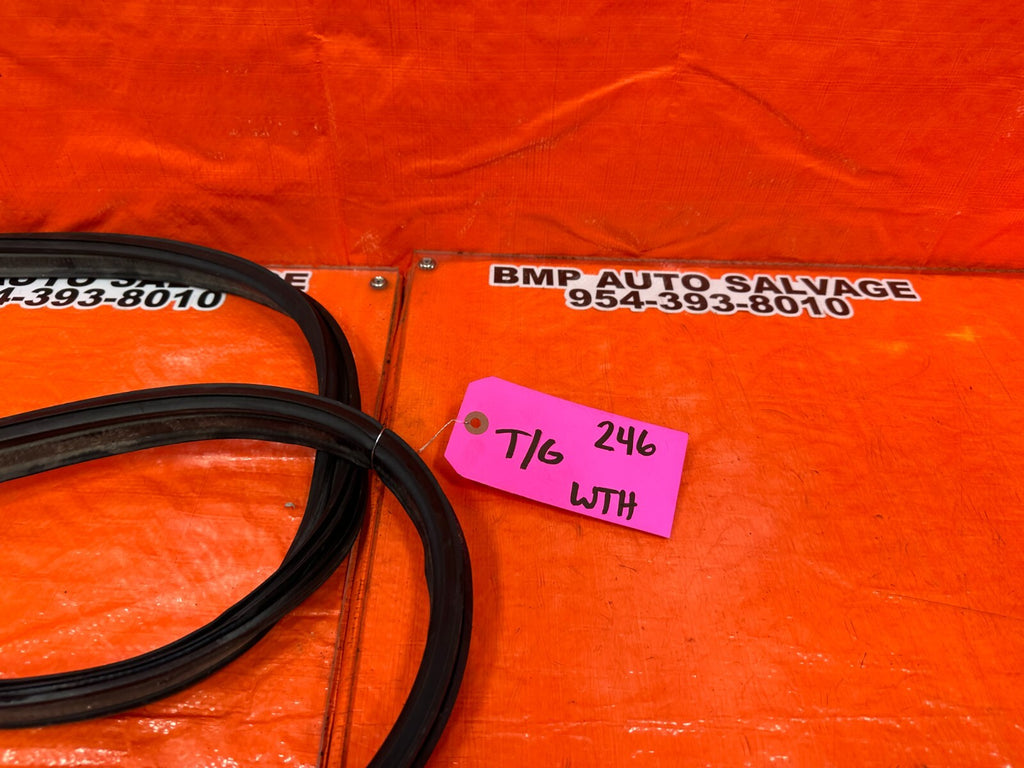 94 01 ACURA INTEGRA 2D REAR TRUNK TAIL GATE WEATHER STRIP TRIM RUBBER GASKET 2464