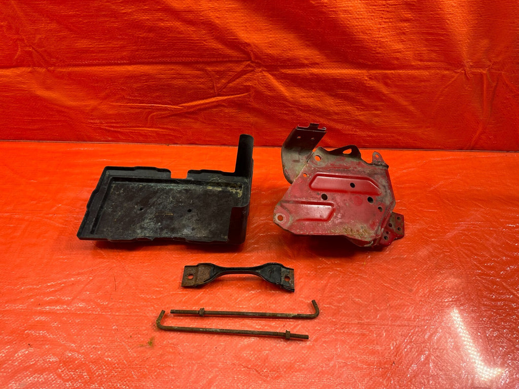 06 11 HONDA CIVIC   BATTERY TRAY AND PLASTIC COMBO   OEM OE #2040