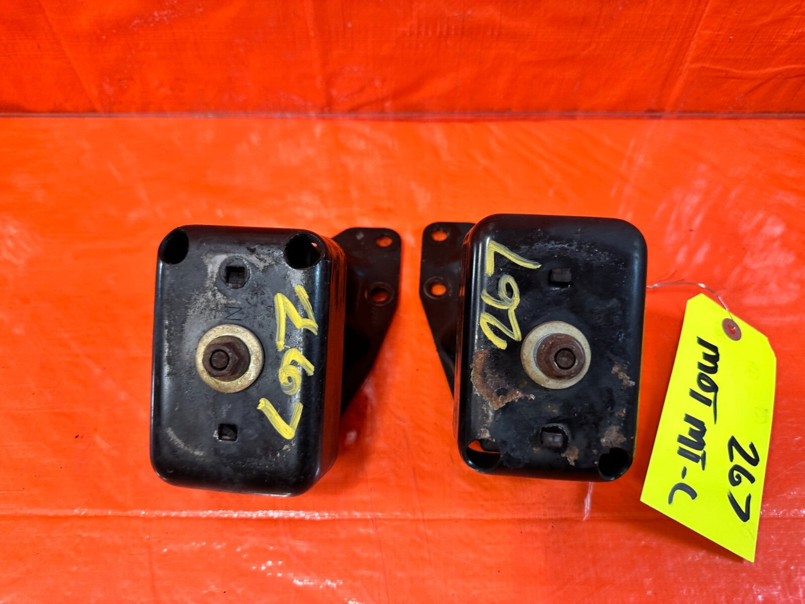 90 97 MAZDA MX 5 MIATA   MANUAL MOTOR MOUNT SET LEFT RIGHT FRONT   OEM #2677