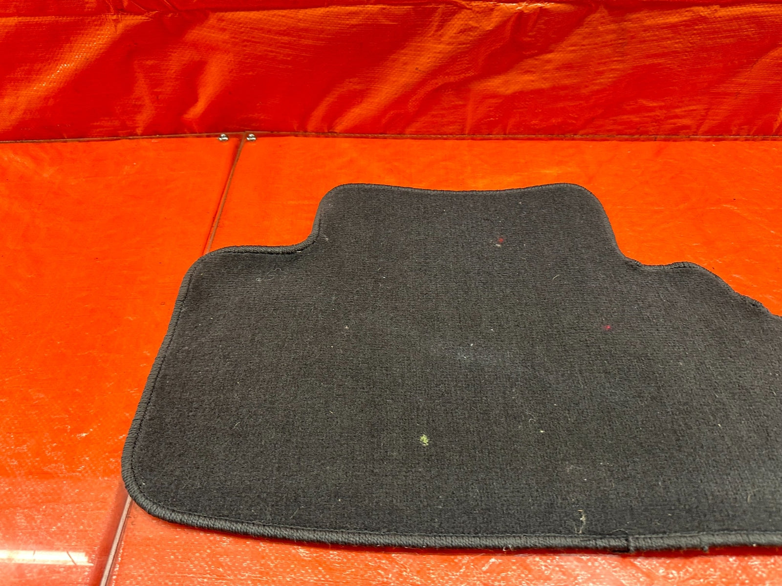 02 05 HONDA CIVIC SI EP3 HATCHBACK   REAR FLOOR MAT CARPET RUG   OEM FACTORY 2138