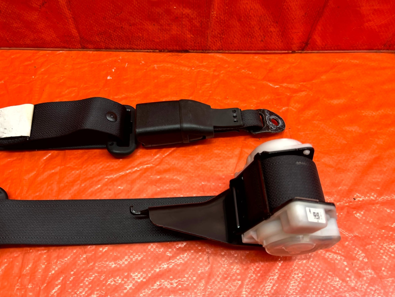 12 21 SUBARU WRX & STI SEDAN   REAR SEAT BELT SET   LEFT & RIGHT SEAT BELTS OEM10