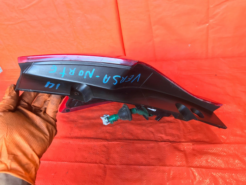 OEM 2015 2016 2017 NISSAN VERSA   HATCHBACK   PASSENGER RIGHT TAIL LIGHT LAMP 178