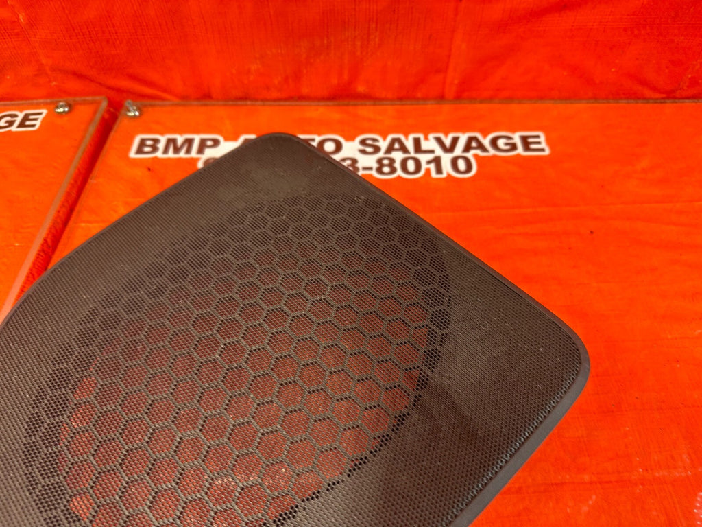 04 08 ACURA TSX   REAR SPEAKER COVER TRIM PLASTIC LEFT OR RIGHT   OEM #255 15