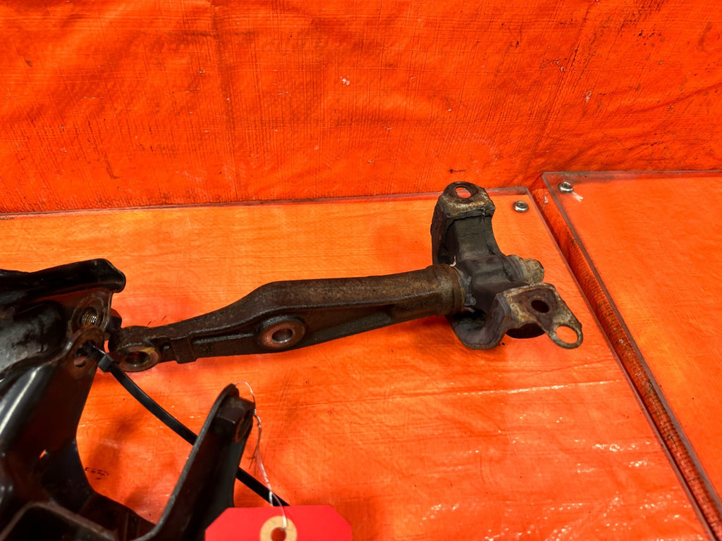 96 00 HONDA CIVIC   D16Y7 D16Y8 AUTOMATIC ONLY   ENGINE MOUNTS AND BRACKETS OEM2