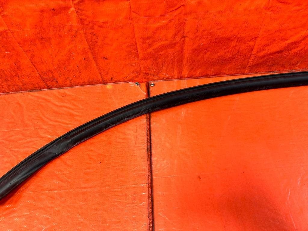 08 15 INFINITI G37 & Q60 COUPE   DRIVER LEFT   UPPER WEATHER STRIP RUBBER OEM8