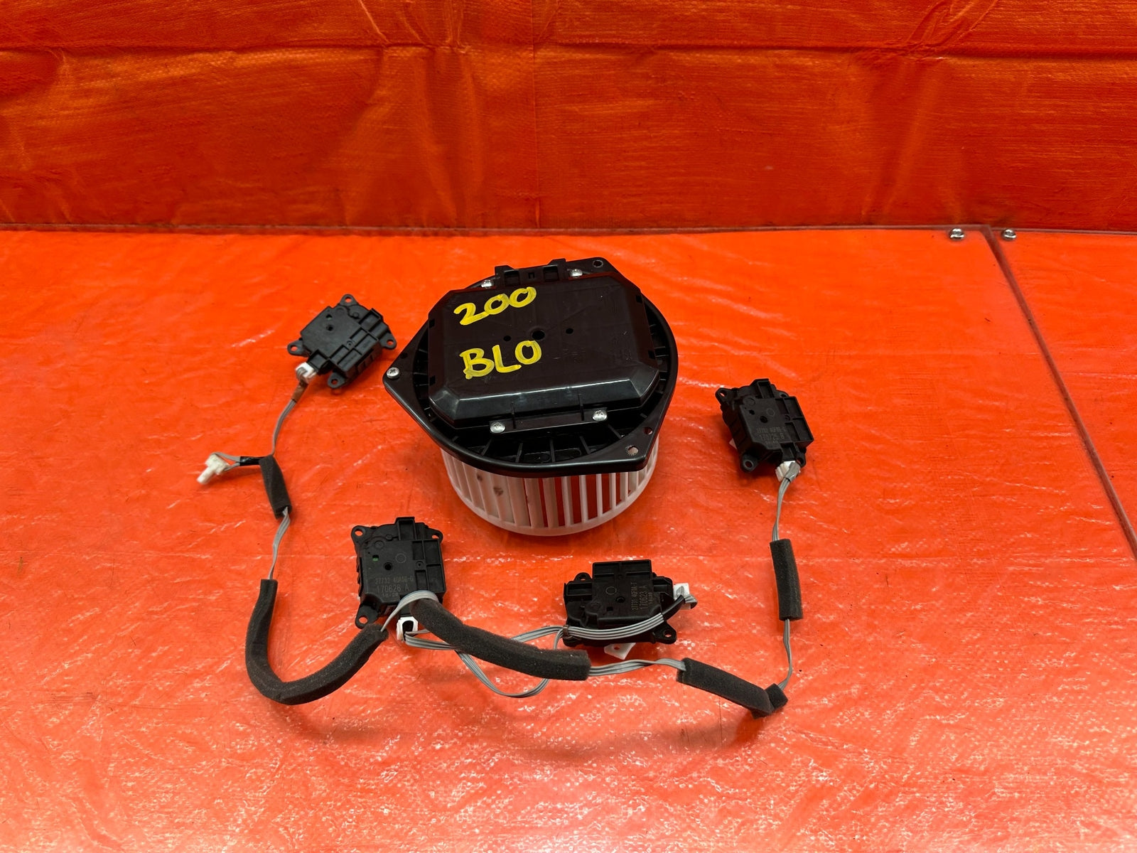 17 20 INFINITI Q60   HVAC AIR CONDITIONING BLOWER MOTOR W/ MODULES   OEM #2000
