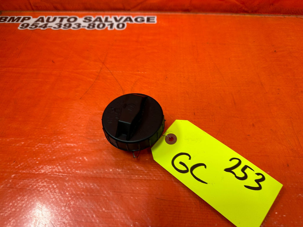 HONDA GAS CAP   92 00 HONDA CIVIC   93 97 DEL SOL   94 01 INTEGRA   97 01 CR V5