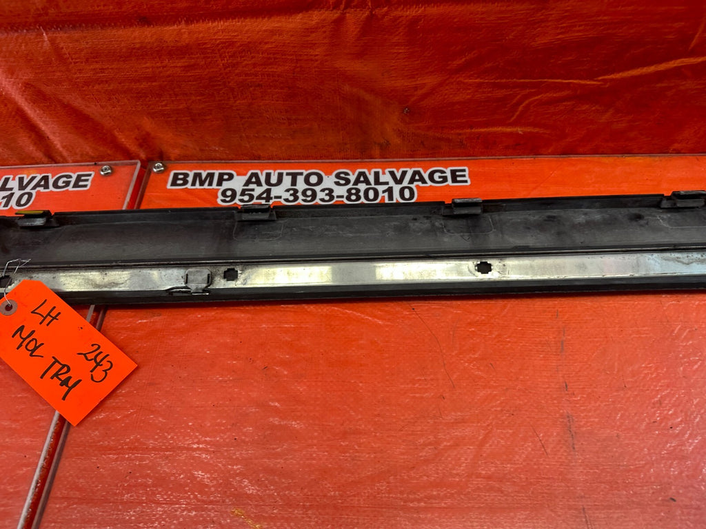 88 89 HONDA CRX   LEFT   LOWER DOOR MOLDING TRIM INSERT LINER LINING OEM #24311