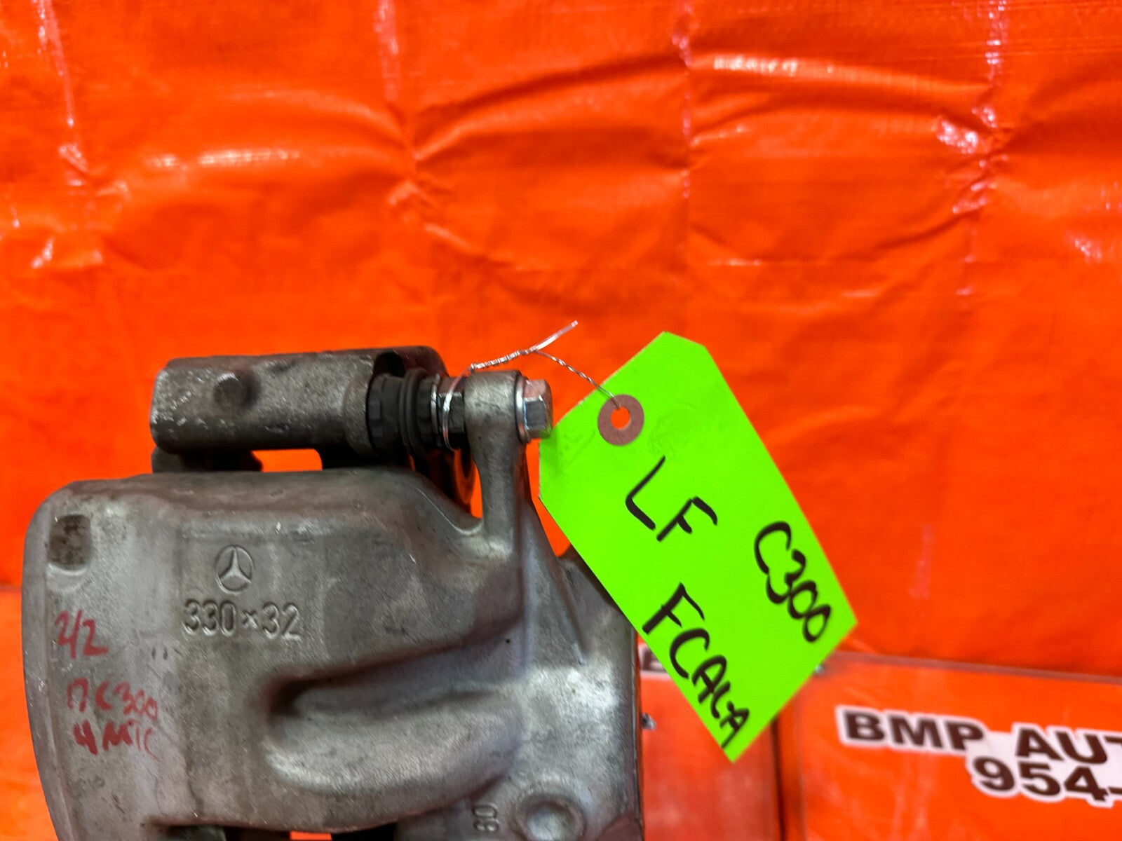 15 20 MERCEDES BENZ   W205   C300   NON SPORT   LEFT FRONT BRAKE CALIPER OEM 12