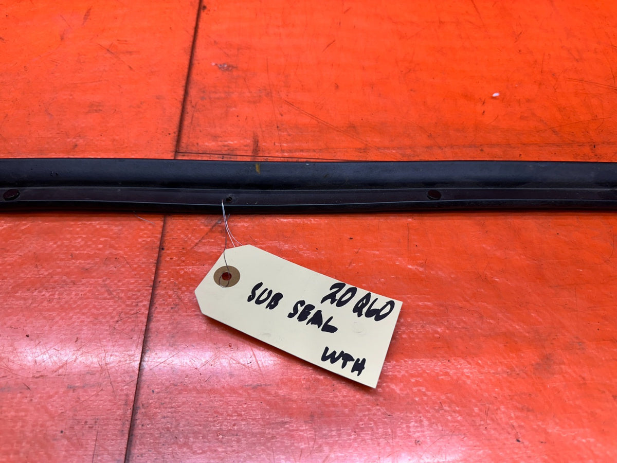 2016-2020 INFINITI Q60 COUPE PASSENGER RIGHT DOOR SUB SEAL RUBBER OEM #20Q605