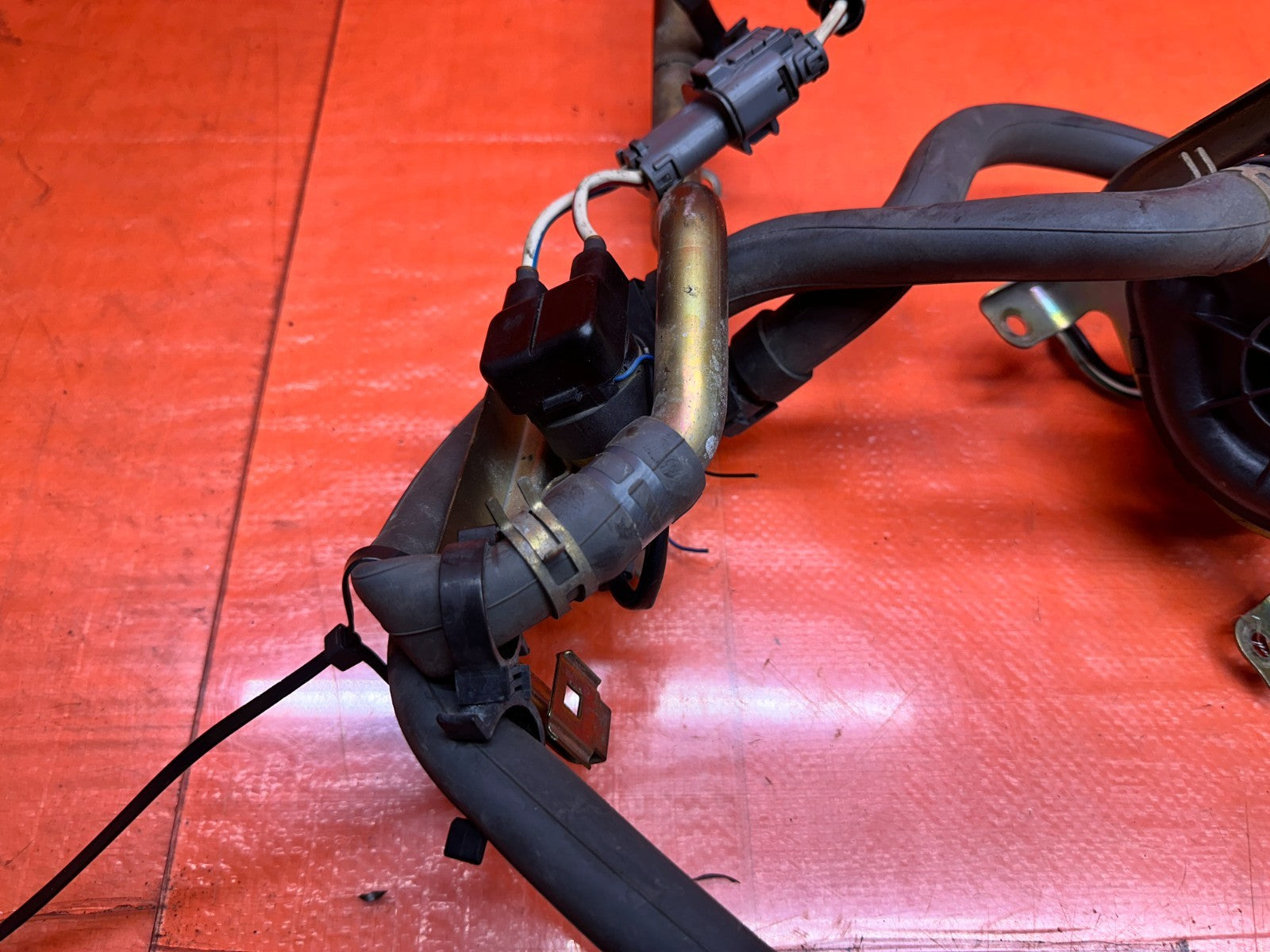 00-05 HONDA S2000 AP1 AP2 F20C F22C AIR PUMP W/ RELAY AND ALL HOSES AND BRACKETS5
