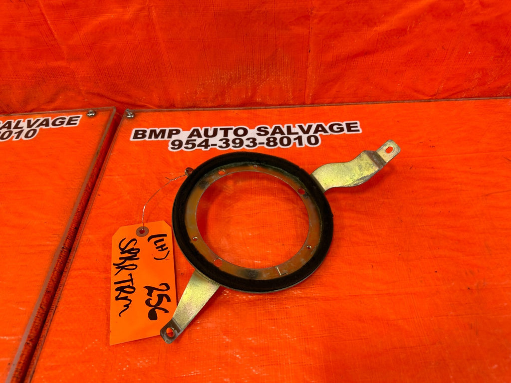 93 97 HONDA DEL SOL   DRIVER LEFT REAR SPEAKER BRACKET   OEM FACTORY #2560