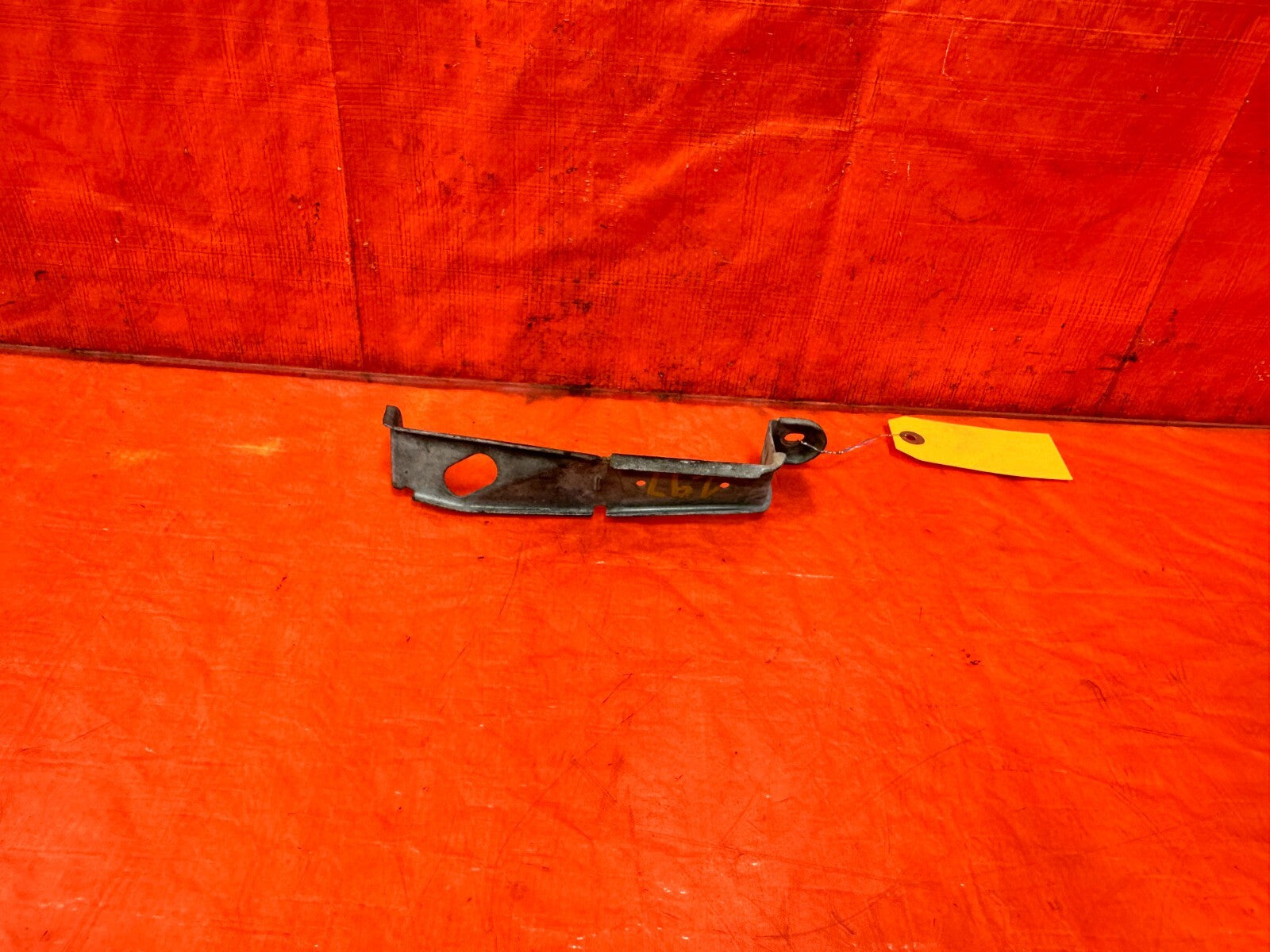 96 00 HONDA CIVIC   RADIATOR EXPANSION TANK COOLANT RESERVOIR BRACKET OEM #2972