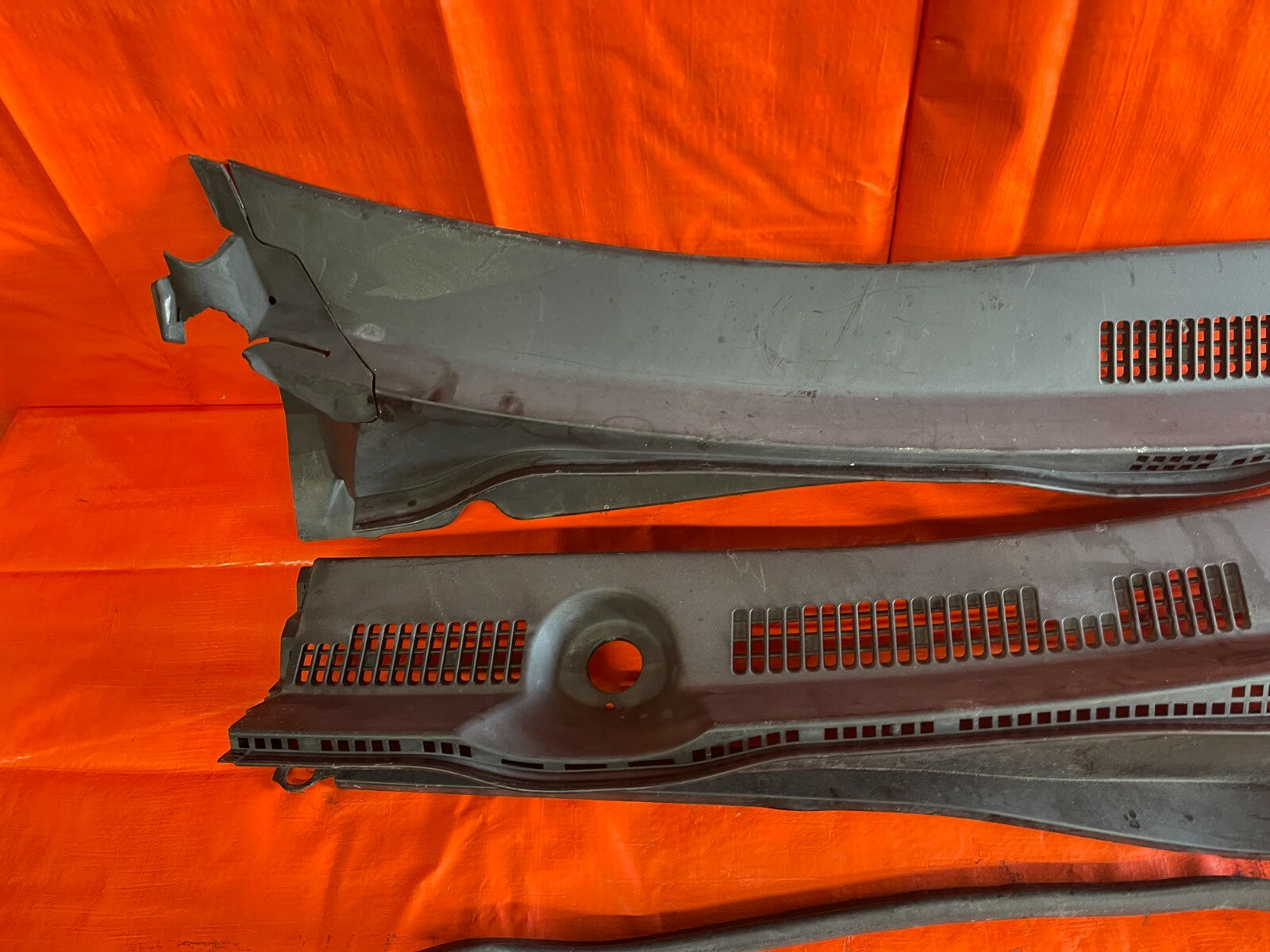02 05 HONDA CIVIC SI EP3 HATCHBACK   WINDSHIELD WIPER COWL TRIM LEFT RIGHT OEM  4
