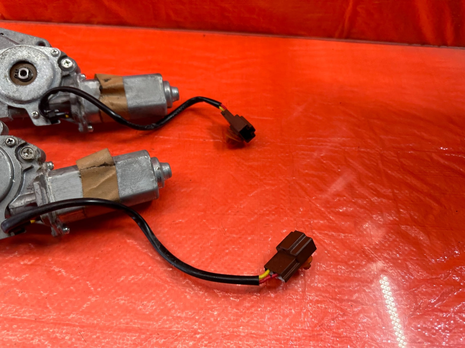 00 09 HONDA S2000   LEFT AND RIGHT SOFT TOP MOTORS   OEM FACTORY #19815
