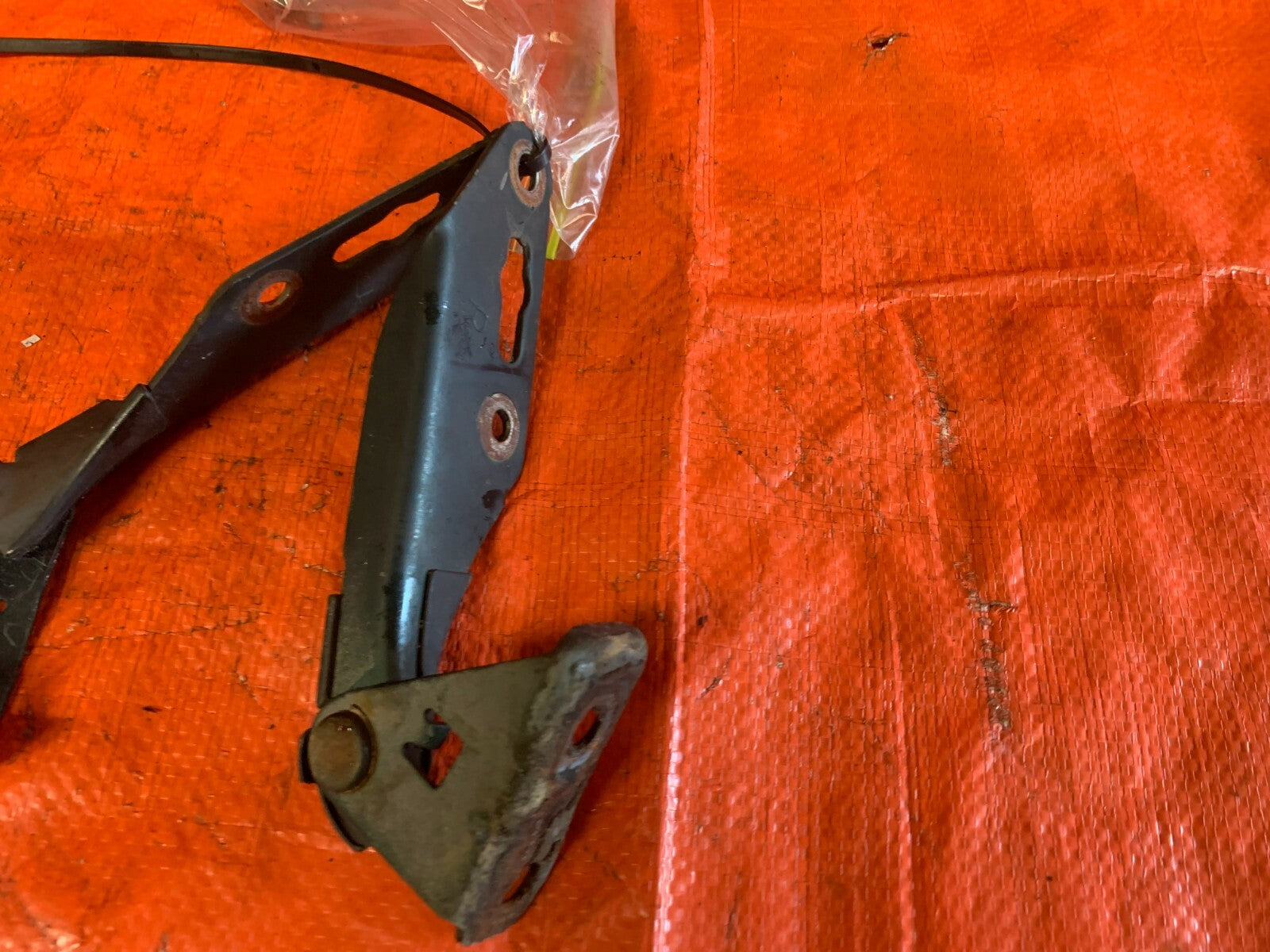 96 00 HONDA CIVIC   HOOD HINGE SET   HINGES LEFT RIGHT DRIVER PASSENGER   OEM OE1