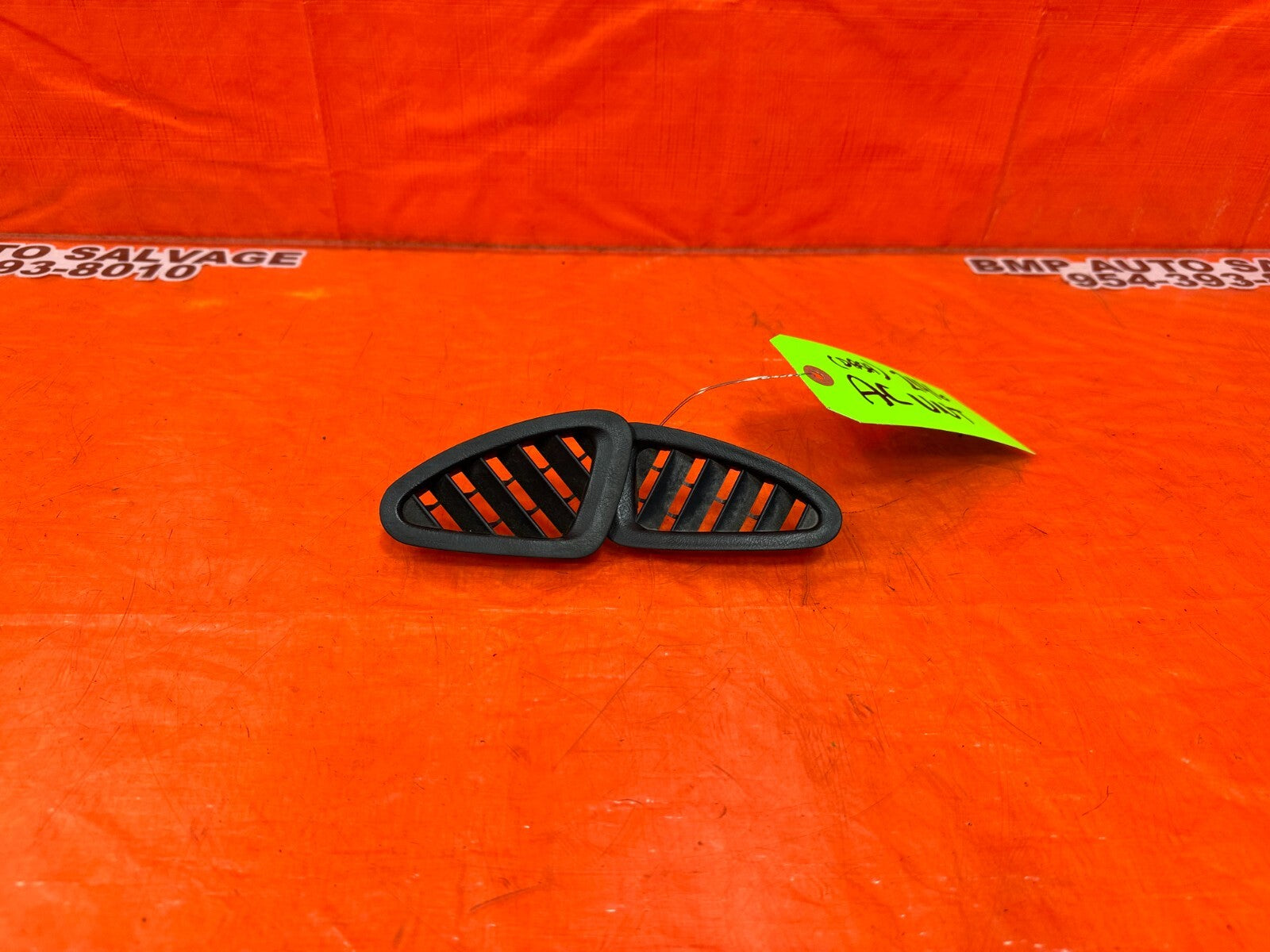 94 01 INTEGRA   DASHBOARD AC VENT SET   LEFT AND RIGHT VENTS BLACK   OEM #2460