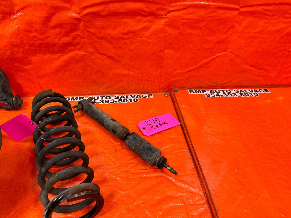 96 00 TOYOTA TACOMA   2.4L   MANUAL ONLY   LEFT FRONT SPINDLE W/ CONTROL ARMS11