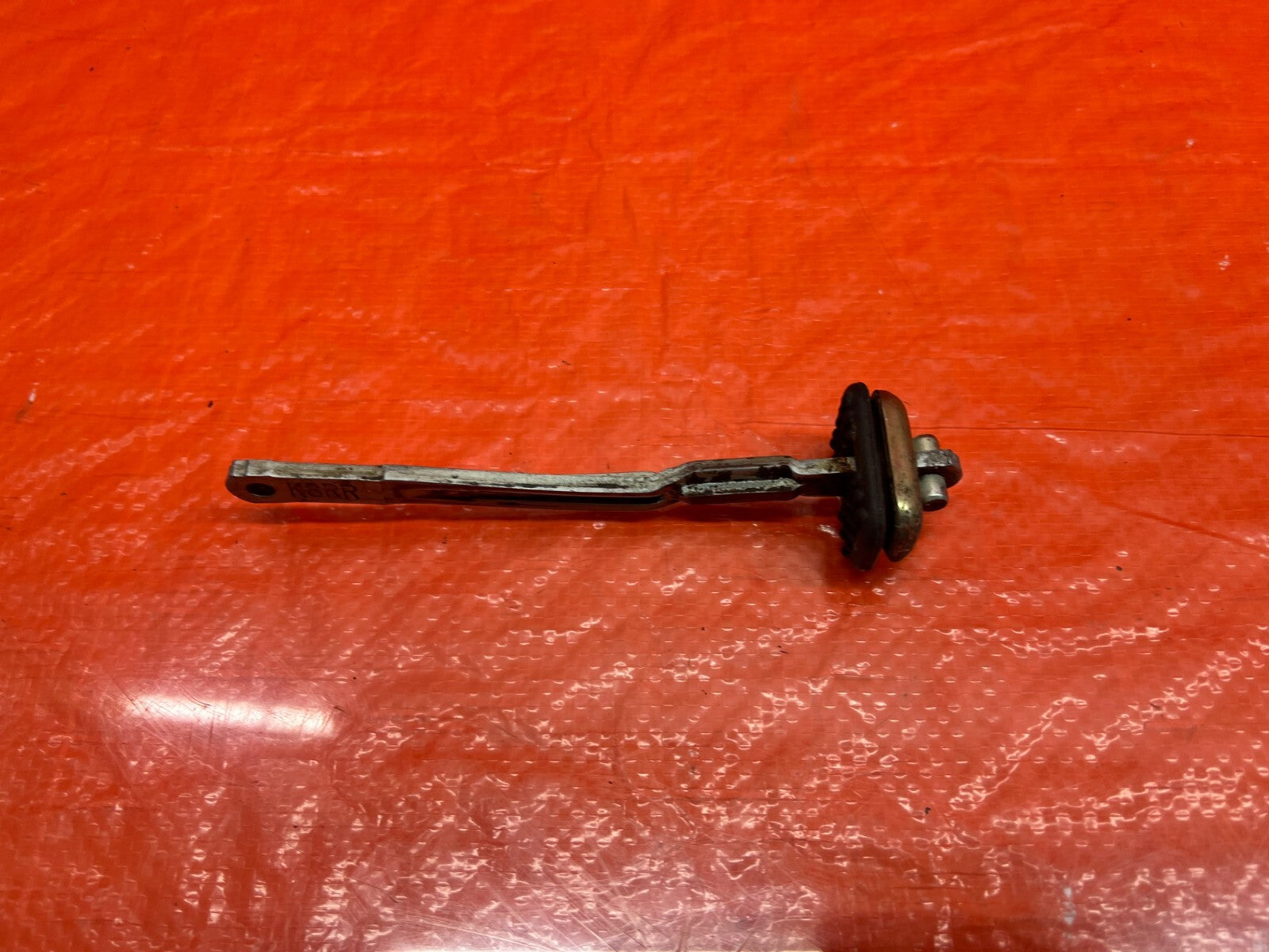 92 01 ACURA INTEGRA SEDAN LEFT / RIGHT REAR DOOR CHECKER HINGE ARM STOPPER 165 16