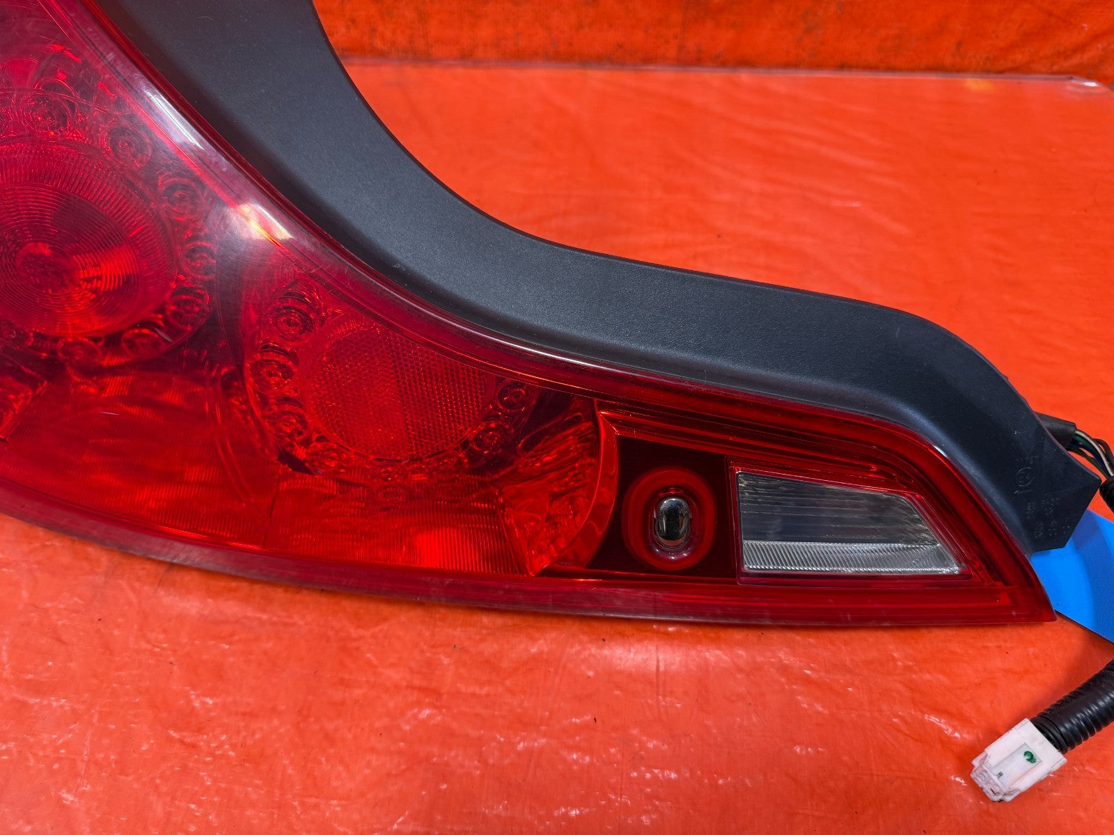08 13 INFINITI G37 COUPE 2D DRIVER LEFT   TAIL LIGHT LAMP W/ HARNESS OEM 3283