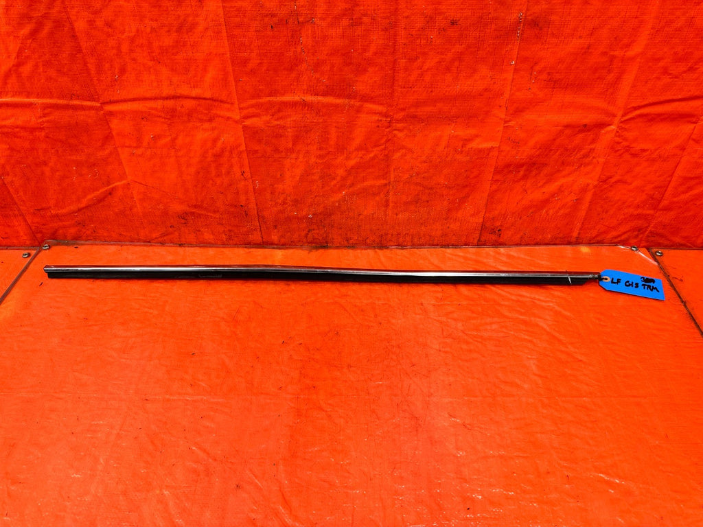08 15 INFINITI G37 COUPE &   DRIVER LEFT EXTERIOR WINDOW GLASS TRIM OEM 3100