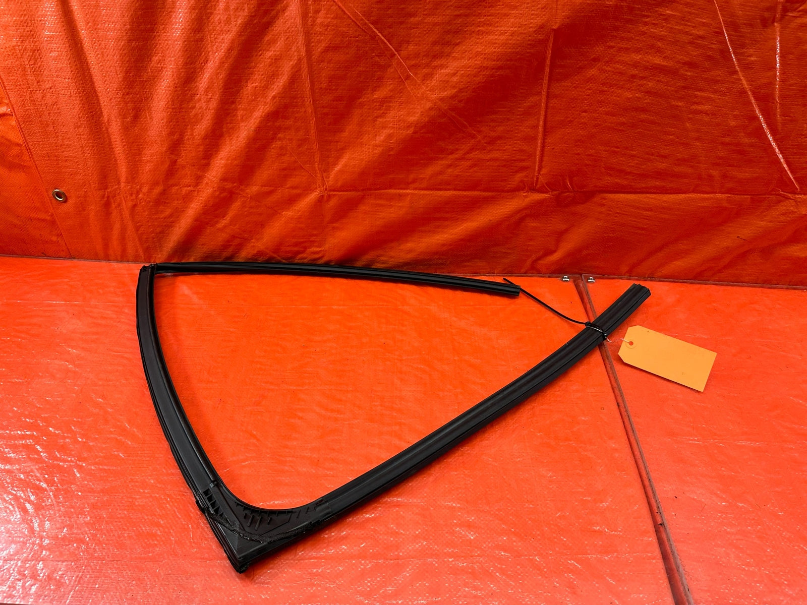 14 20 INFINITI Q50   PASSENGER RIGHT REAR DOOR GLASS RUN CHANNEL   OEM #24210