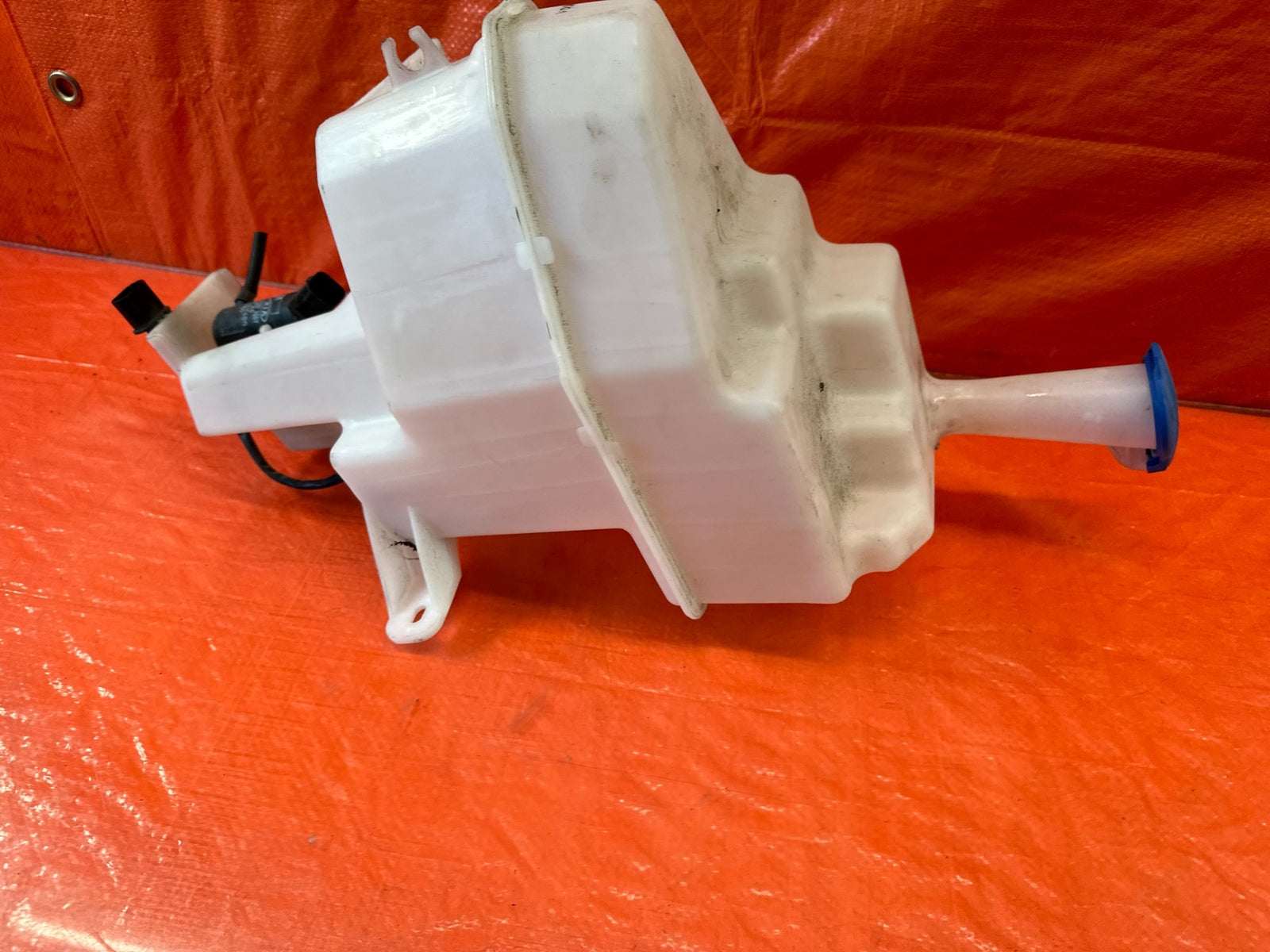 13 16 HYUNDAI GENESIS COUPE WINDSHIELD WIPER FLUID RESERVOIR TANK W/ MOTORS #2198