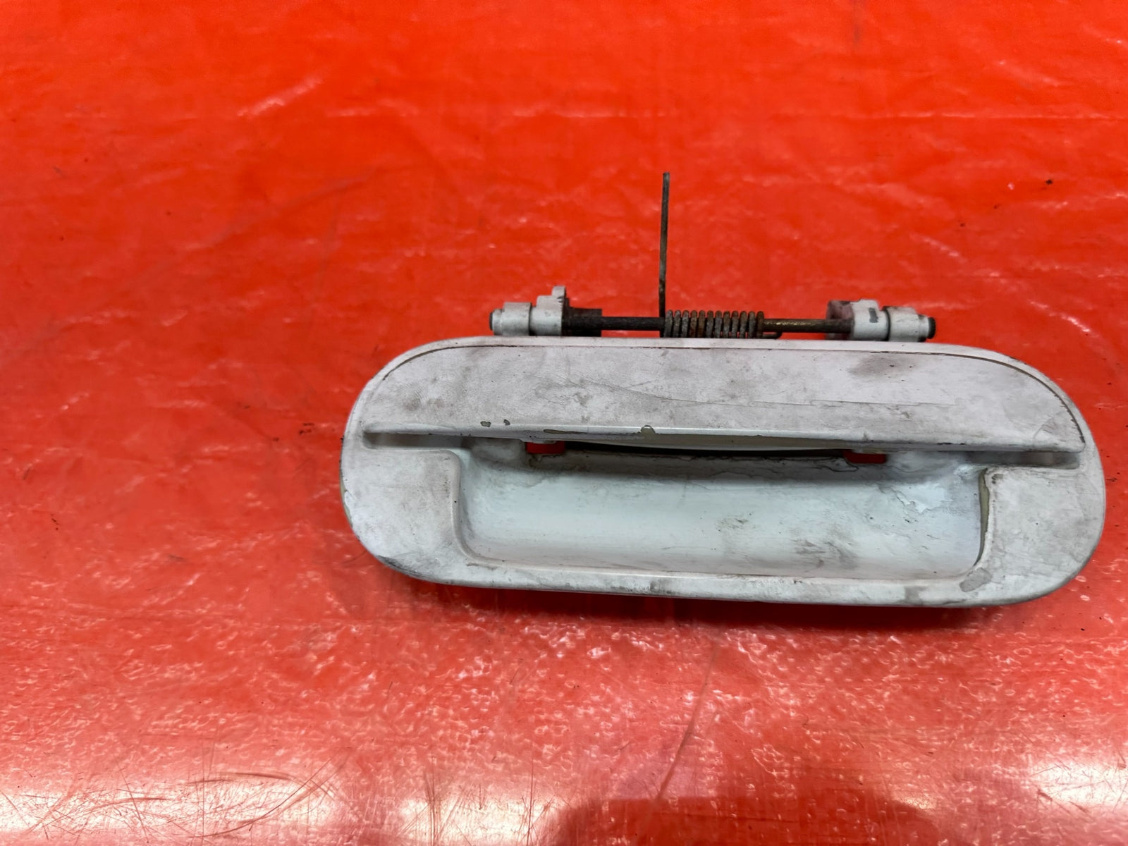 95 98 HONDA ODYSSEY   PASSENGER RIGHT REAR EXTERIOR DOOR HANDLE WHITE OEM #1936