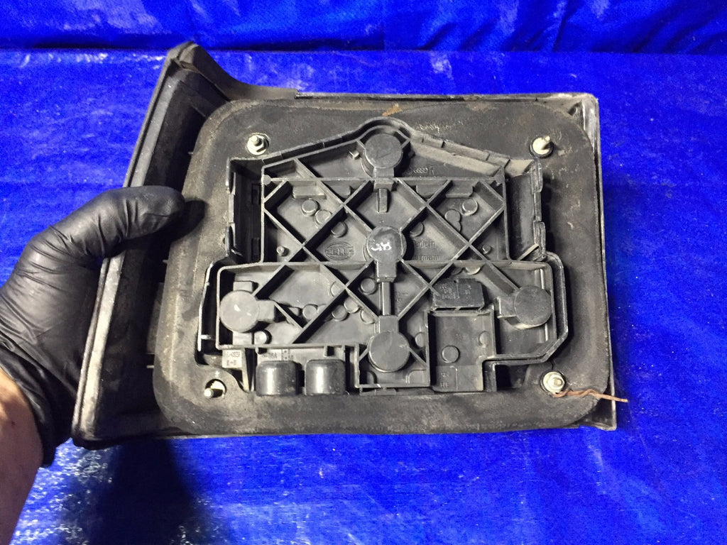 OEM 1984 1985 1986 1987 88 VOLKSWAGEN JETTA PASSENGER RIGHT TAIL LIGHT 1659451124