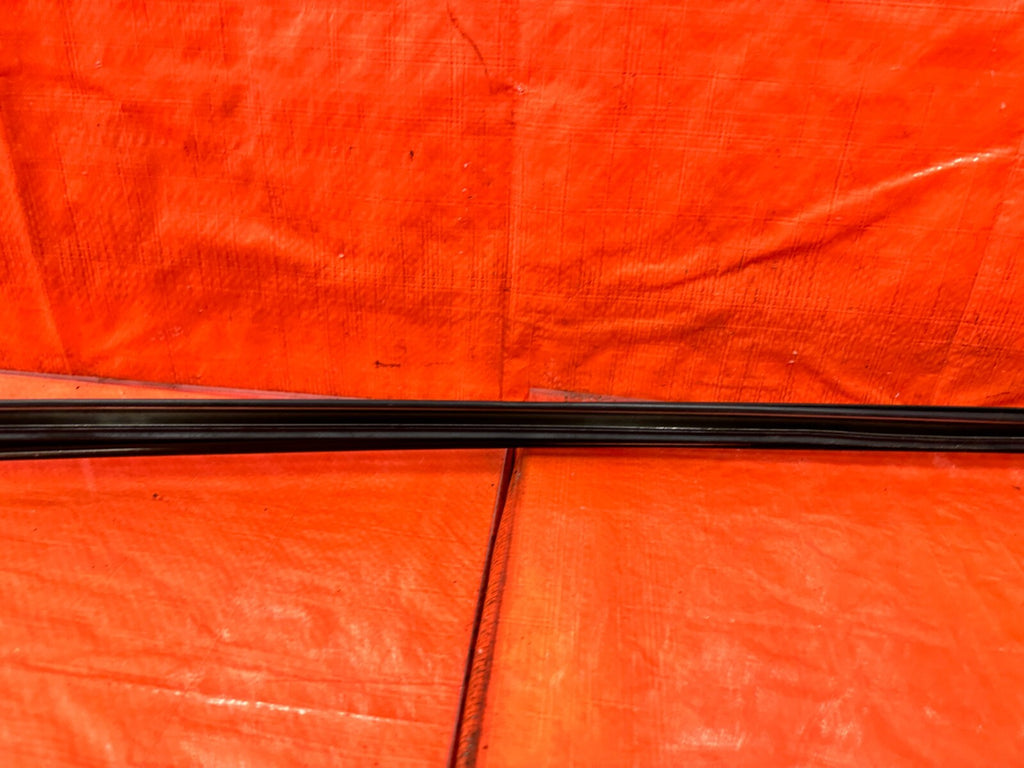04 05 ACURA TSX   ROOF TRIM WEATHER STRIP SET LEFT & RIGHT DRIP RETAINER OEM 29110