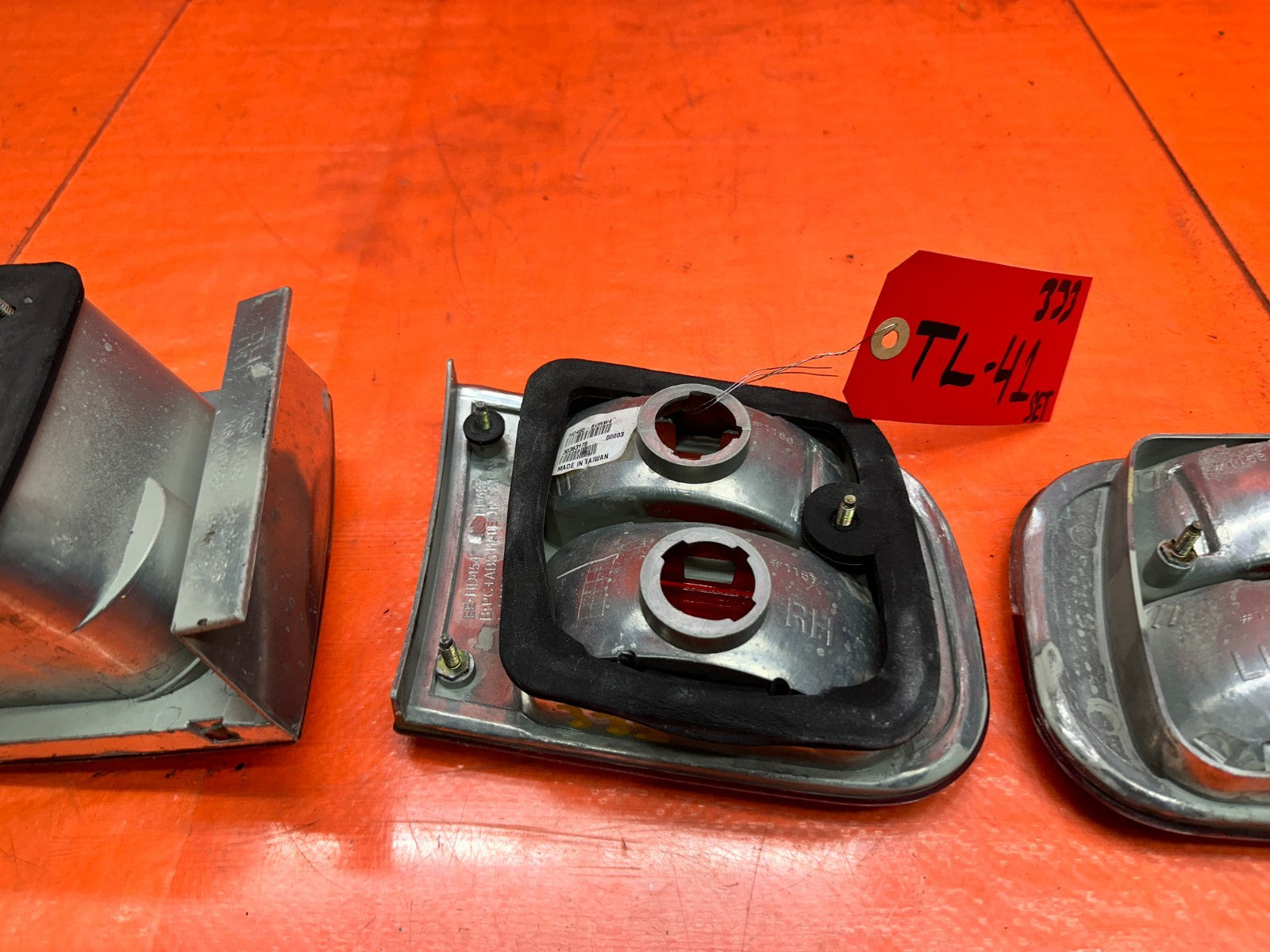 92 95 HONDA CIVIC 2D COUPE   50/50 RED CLEAR TAIL LIGHTS LAMP SET   OEM #33318