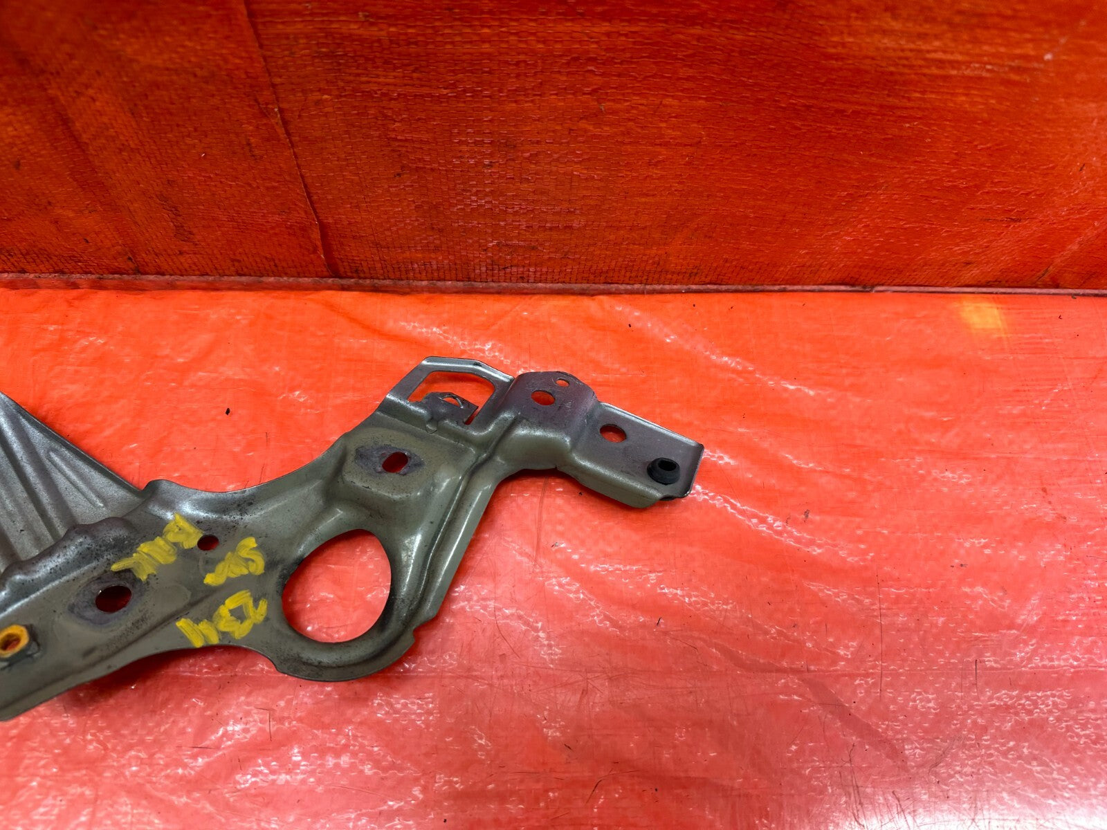 04 08 ACURA TL   DRIVER LEFT RADIATOR SUPPORT BRACKET   OEM #2345