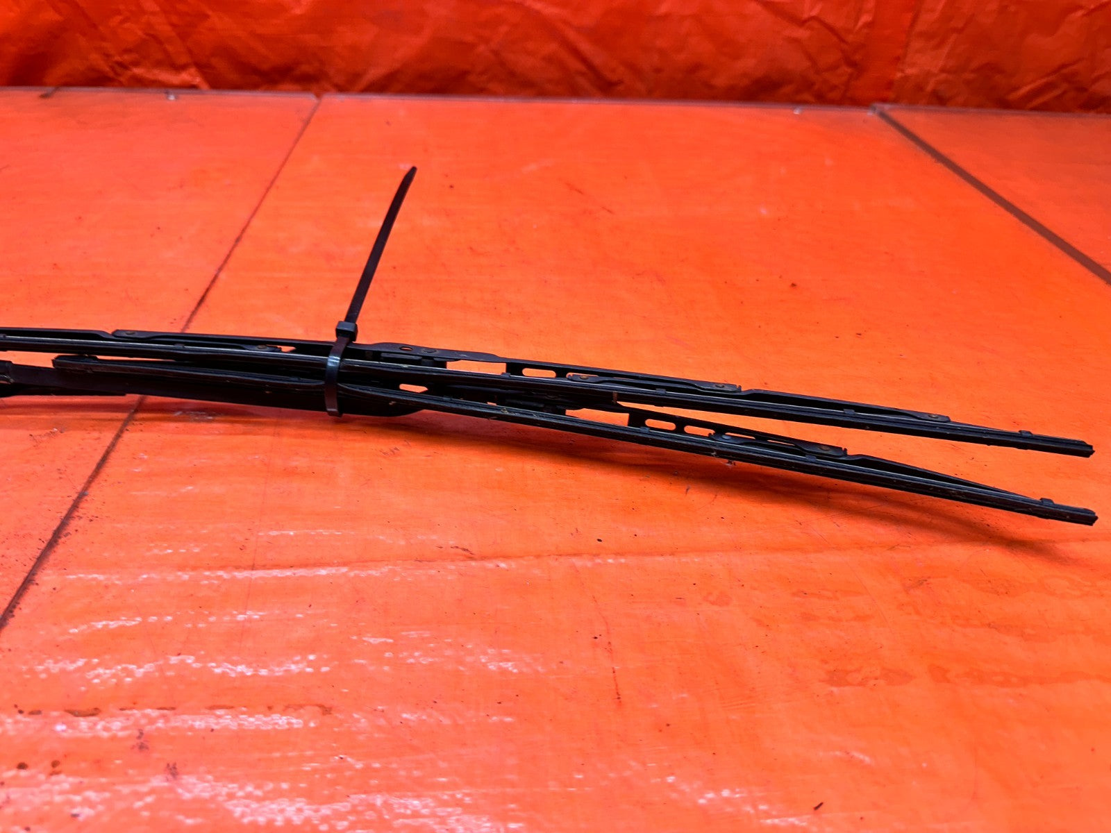 94 01 ACURA INTEGRA FRONT WINDSHIELD WIPER ARM SET OEM #3319