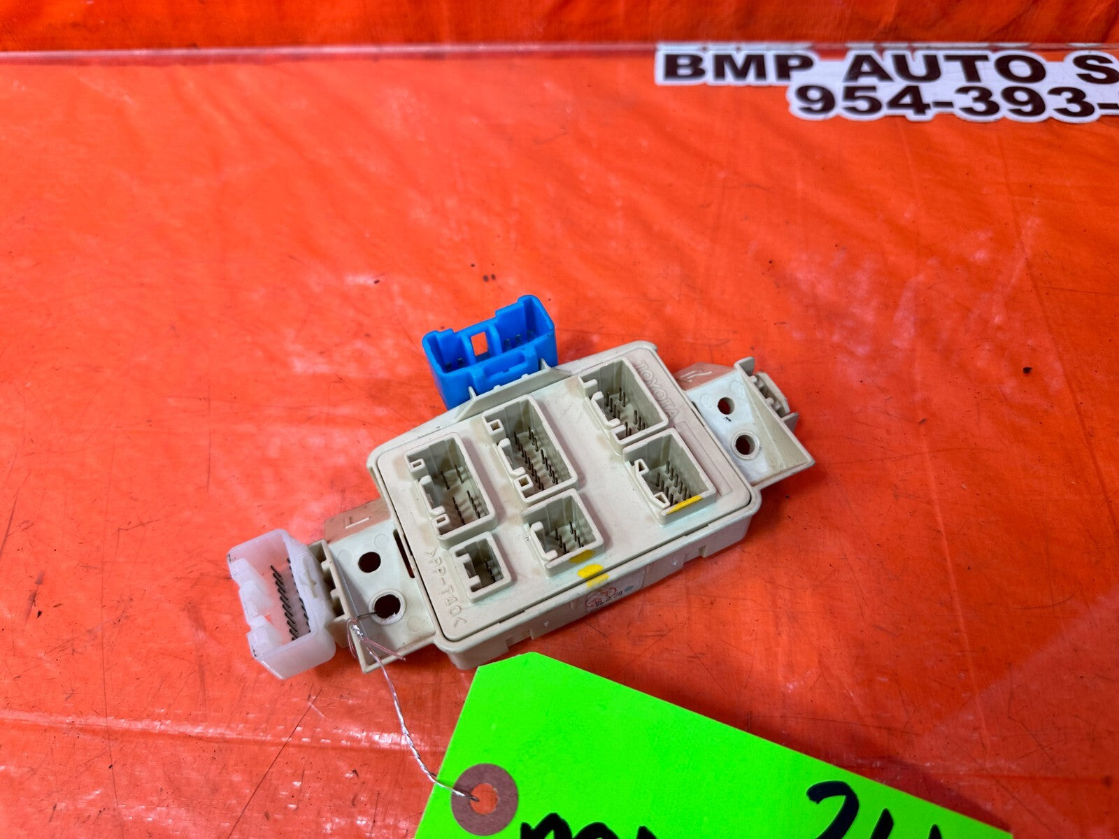 2002 02 LEXUS SC430   FUSE BOX CONNECTOR   OEM FACTORY #2615
