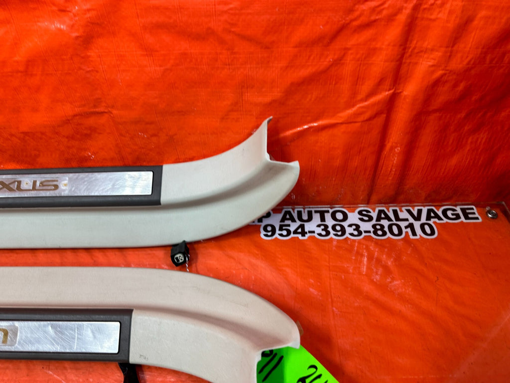 02 05 LEXUS SC430   LEFT AND RIGHT FLOOR PILLARS SCUFF PLATE SET   ECRU OEM 2617