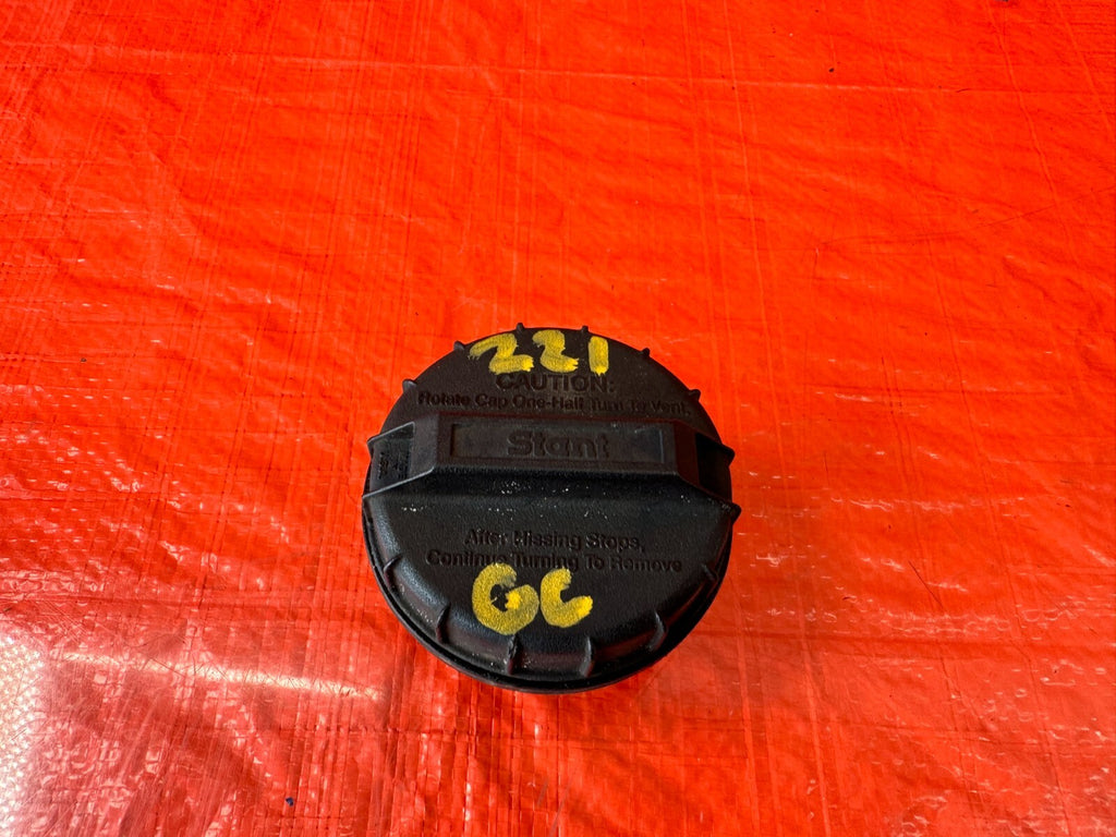 HONDA GAS CAP   92 00 HONDA CIVIC   93 97 DEL SOL   95 01 PRELUDE   97 01 CR V2