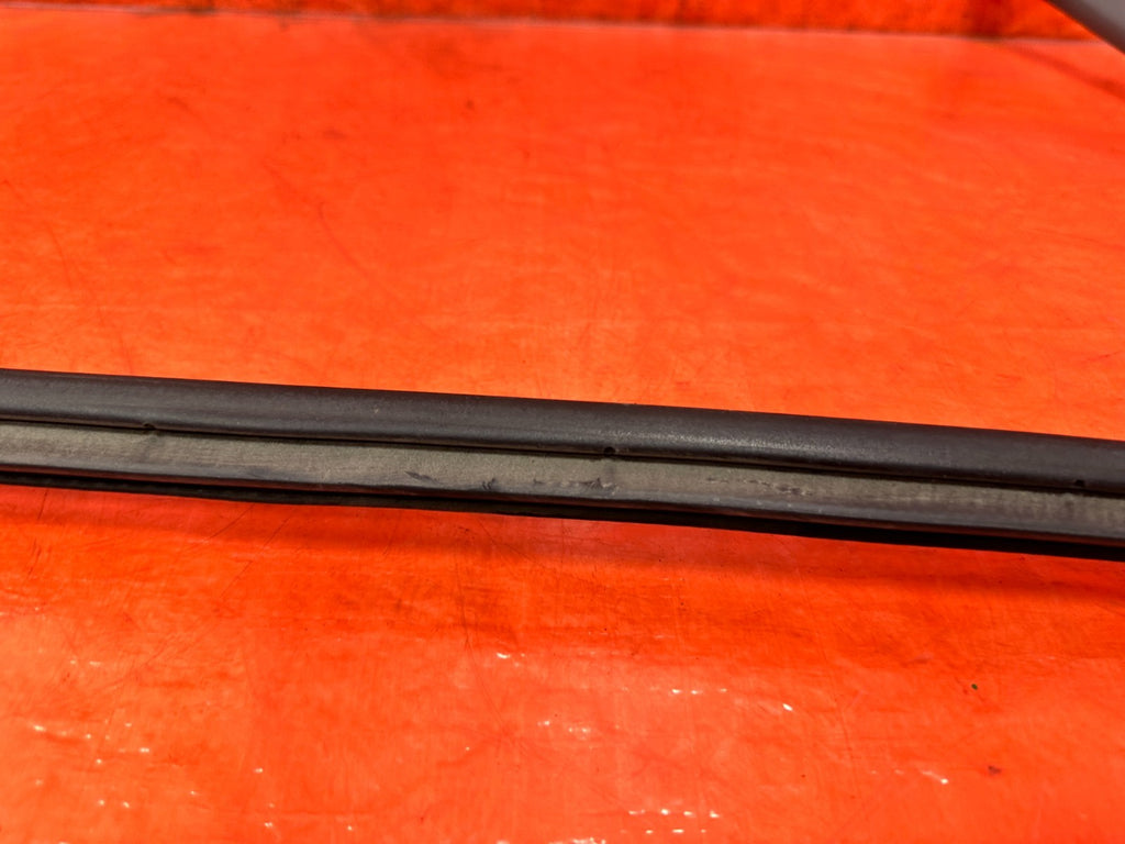 97 01 HONDA CR V CRV   CHASSIS TO DOOR OPEN TRIM GASKET LEFT REAR   OEM #30111