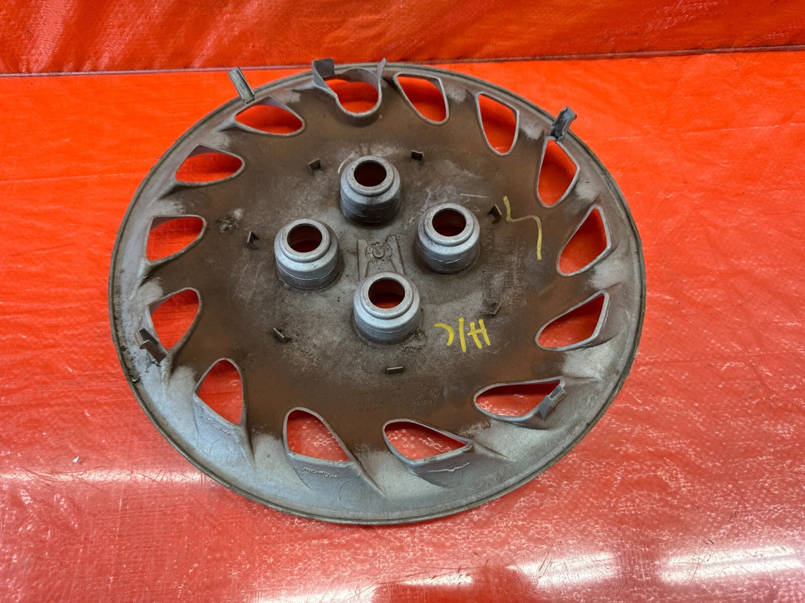 92 95 HONDA CIVIC   FACTORY WHEEL HUB CAP WHEEL PLASTIC COVER   OEM FACTORY OE 112