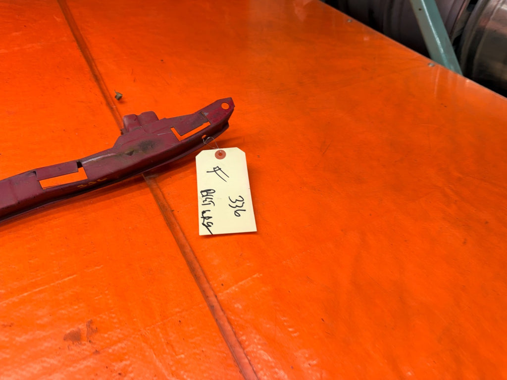 97 01 HONDA PRELUDE 2.2L FRONT HEADLIGHT LAMP MOUNTING BRACKET SUPPORT OEM #3364