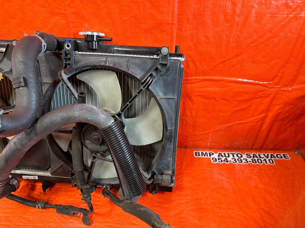 97 98 HONDA PRELUDE BASE   100% COMPLETE RADIATOR SET W/ FANS / HOSES / OEM 2523