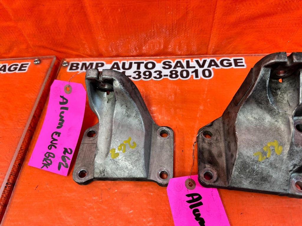 03 09 NISSAN 350Z   LEFT AND RIGHT ALUMINUM ENGINE BLOCK BRACKETS   OEM #26210