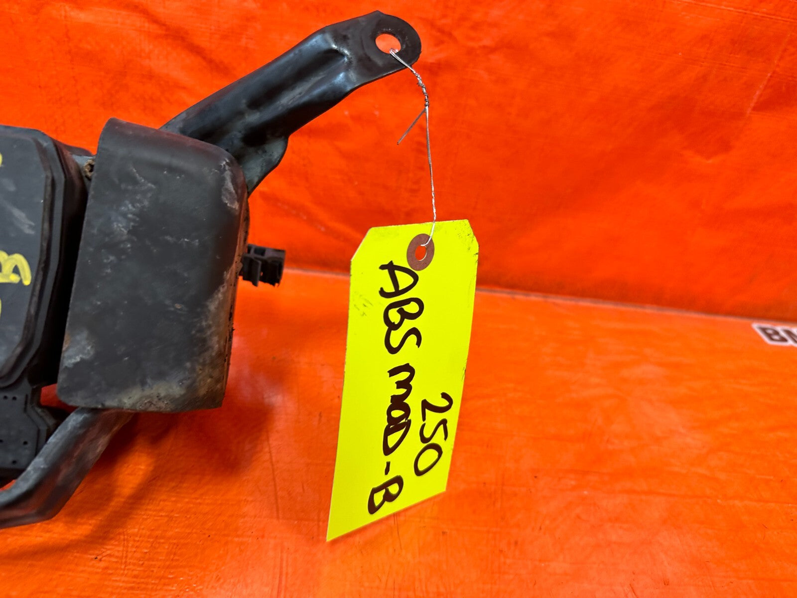 00 02 TOYOTA CELICA   ABS PUMP ANTI SKID LOCK ACTUATOR VSA MODULATOR   OEM #2504