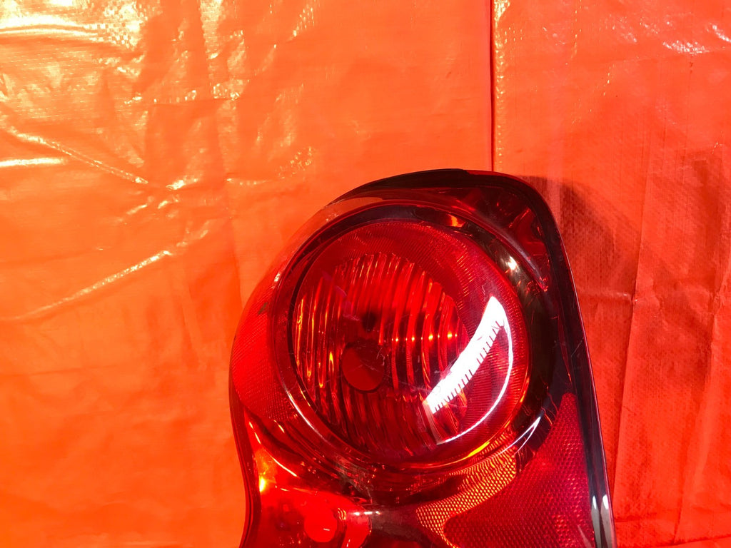 OEM 2005 05 DODGE DURANGO DRIVER LEFT TAIL LIGHT LAMP L LH4